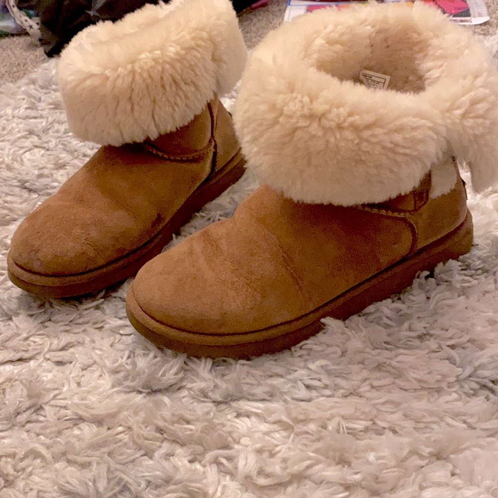 UGG 👢boots bailey button 2 boots II chestnut suede reversible fur women’s sz 8! - Picture 3 of 14
